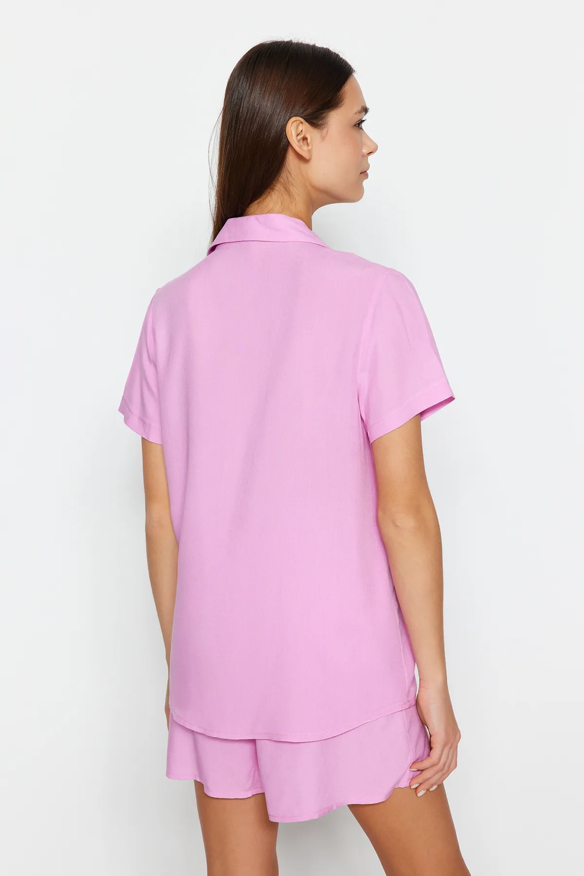Trendyol Collection  Hellrosa Viskose-Hemd-Shorts-Web-Pyjama-Set THMSS19PT0004