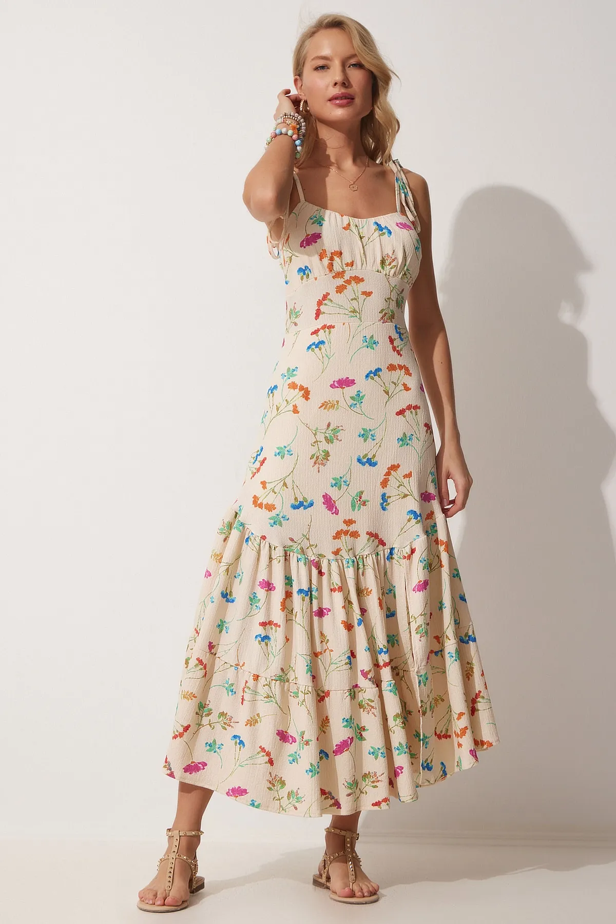 Happiness İstanbul  Damen-Sommer-Strickkleid mit cremefarbenen Trägern und Blumenmuster FF00120