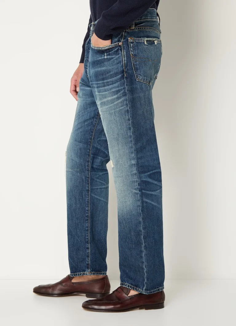 Blugi drepți de la Ralph Lauren, cu detalii uzate.
