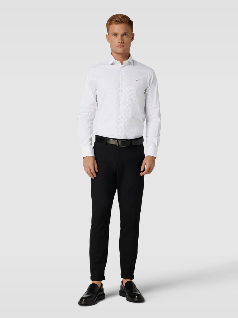 Slim Fit Business-Hemd mit Kentkragen in weiß