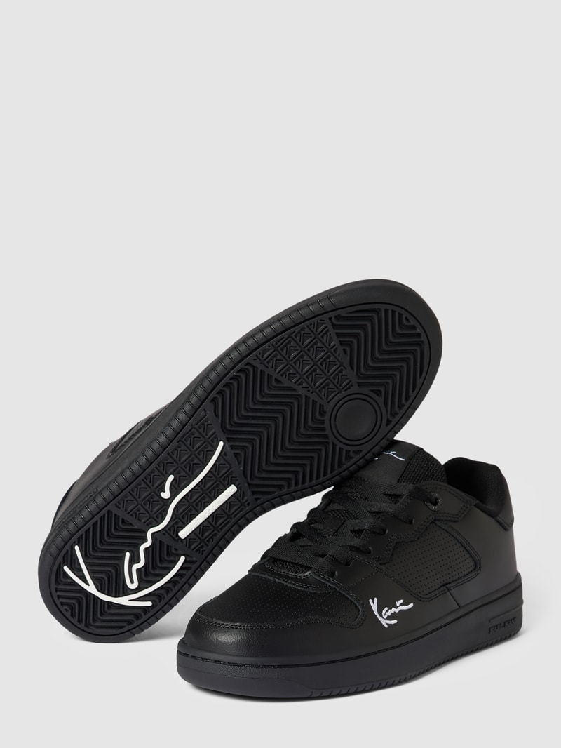 Sneaker mit Label-Stitching in schwarz