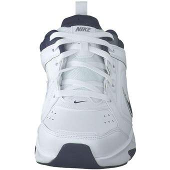 Nike Defy all day Sneaker in weiß