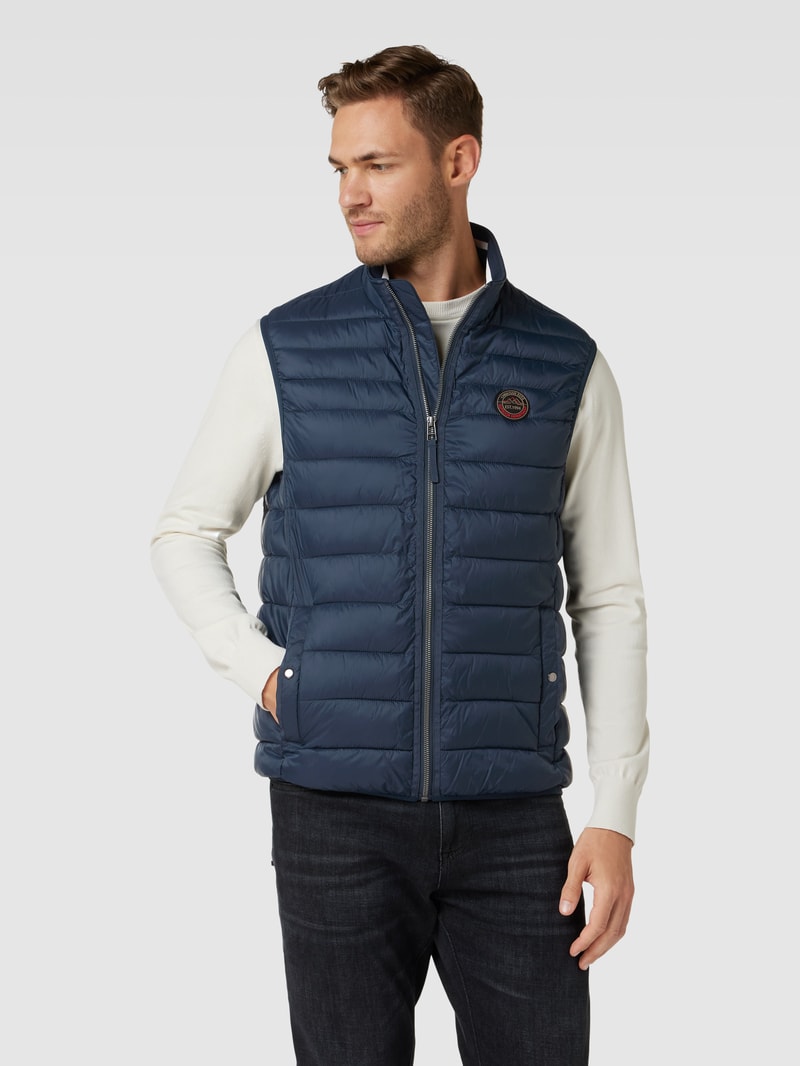 Steppweste mit Label-Patch in marineblau