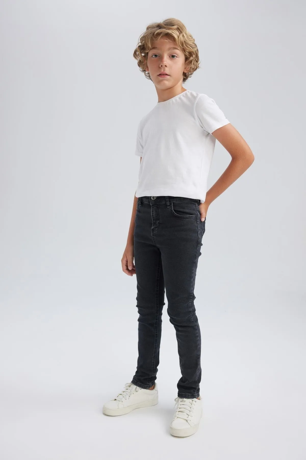 DeFacto  Slim-Fit-Jeanshose für Jungen mit schmalem Bein