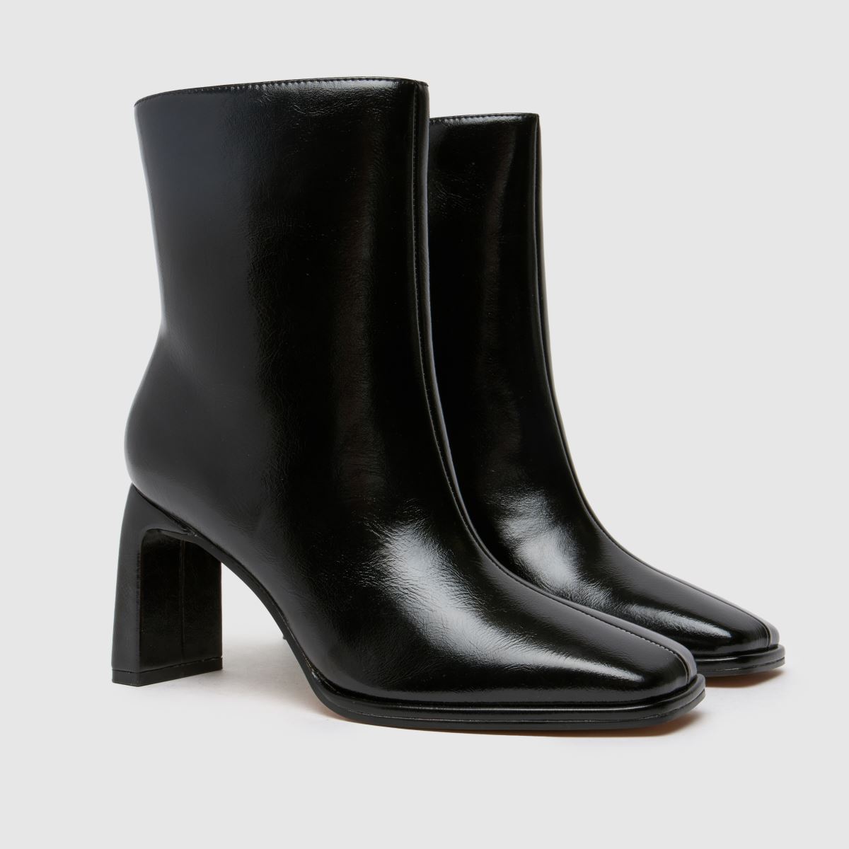 Schuh Becca – Svarta stövlar med fyrkantig tå och klack