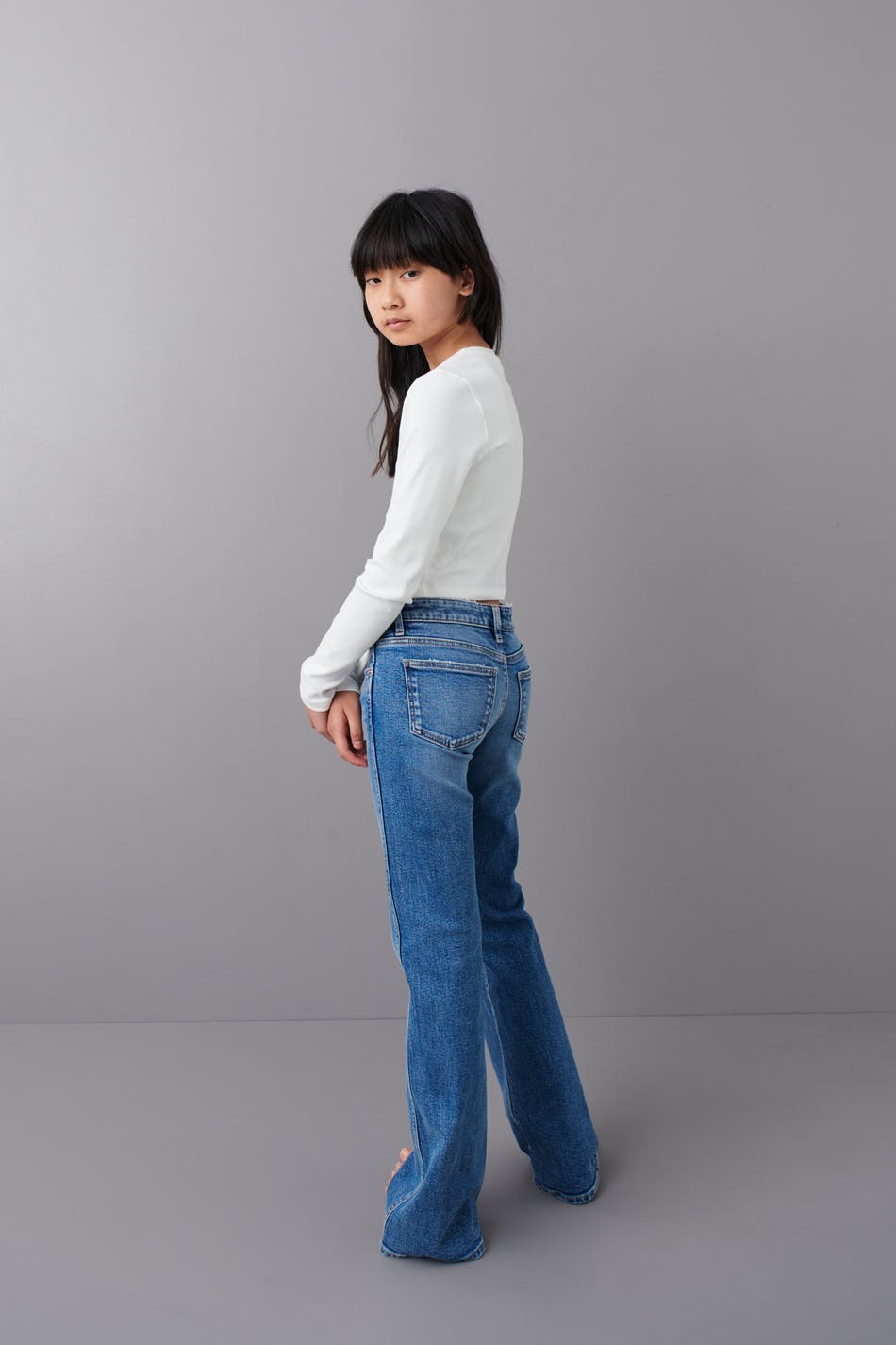 Low waist flare button jeans