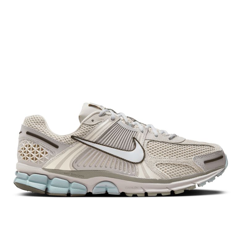 NIKE Zoom Vomero 5 