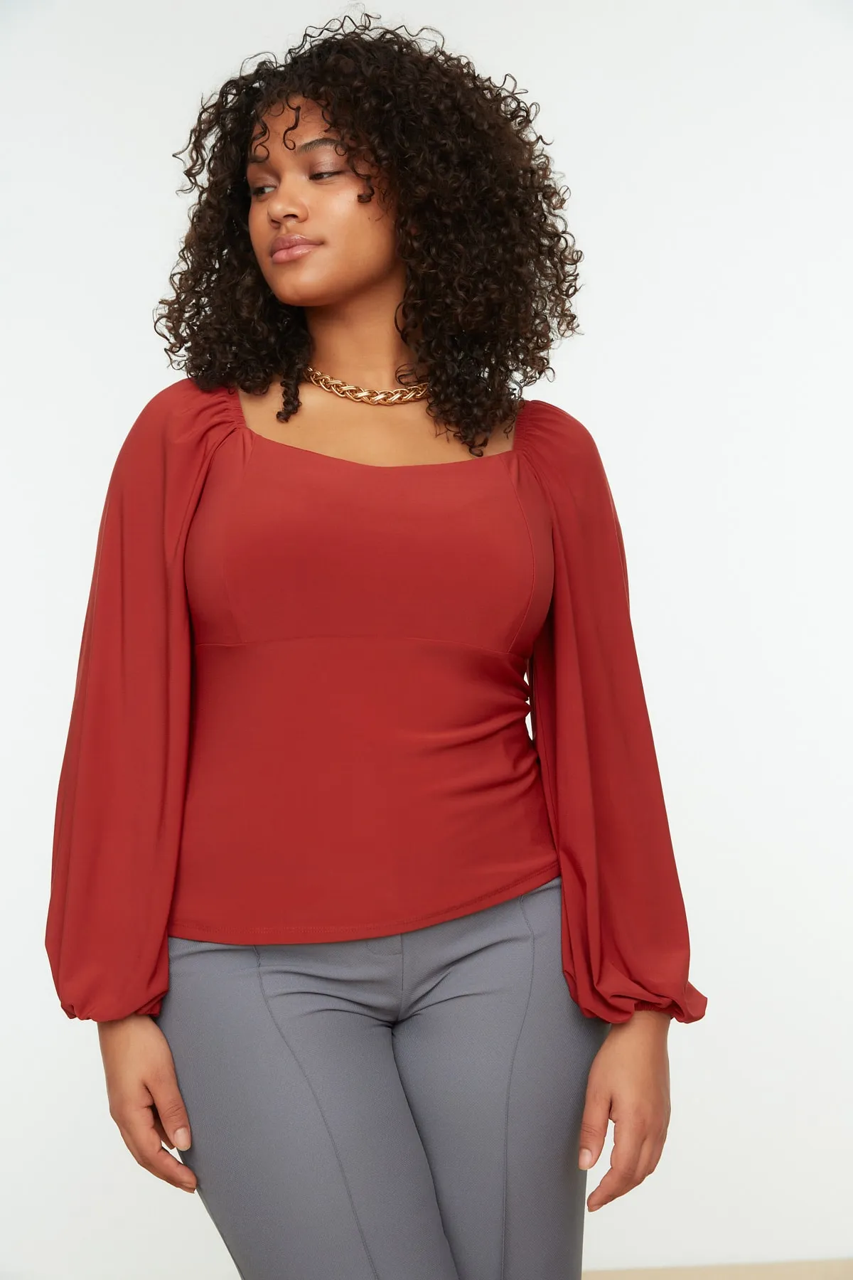 Trendyol Curve  Geflieste Strickbluse mit quadratischem Kragen TBBSS22BZ0372