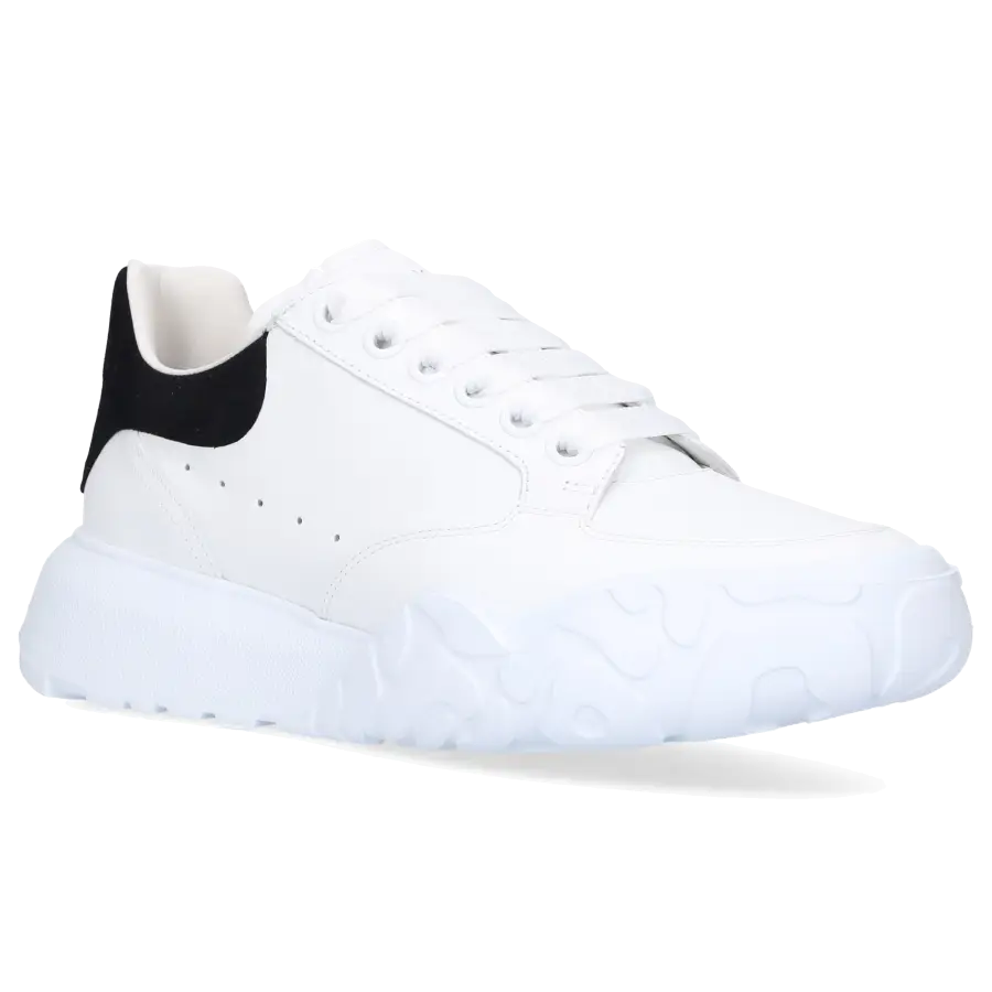 Alexander McQueen - Sneaker low COURT Kalbsleder - weiß