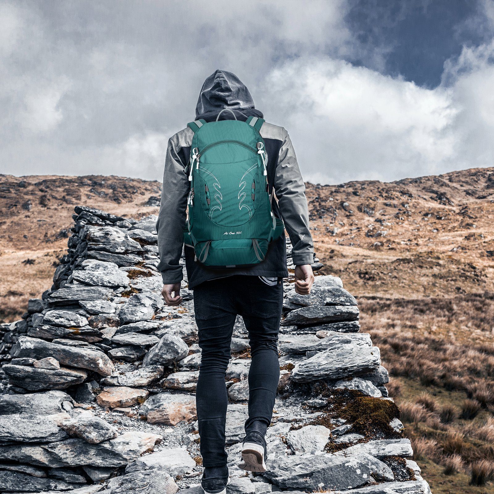 TAN.TOMI Kletterrucksack 30L Großer Wanderrucksack mit Rückenbelüftung, wasserabweisend (Ausgestattet mit 1-Rucksack und 1-Regenabdeckung), mit Regenschutz für Outdoor Reisen Camping Trekking