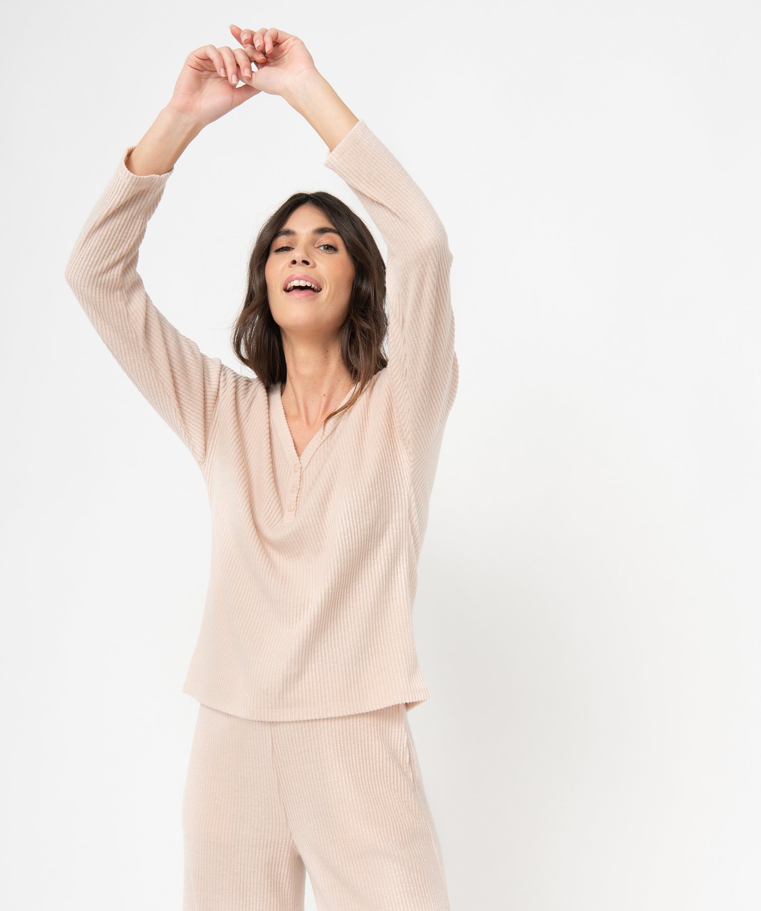 Haut de pyjama femme à manches longues en maille ctelée beige | GEMO
