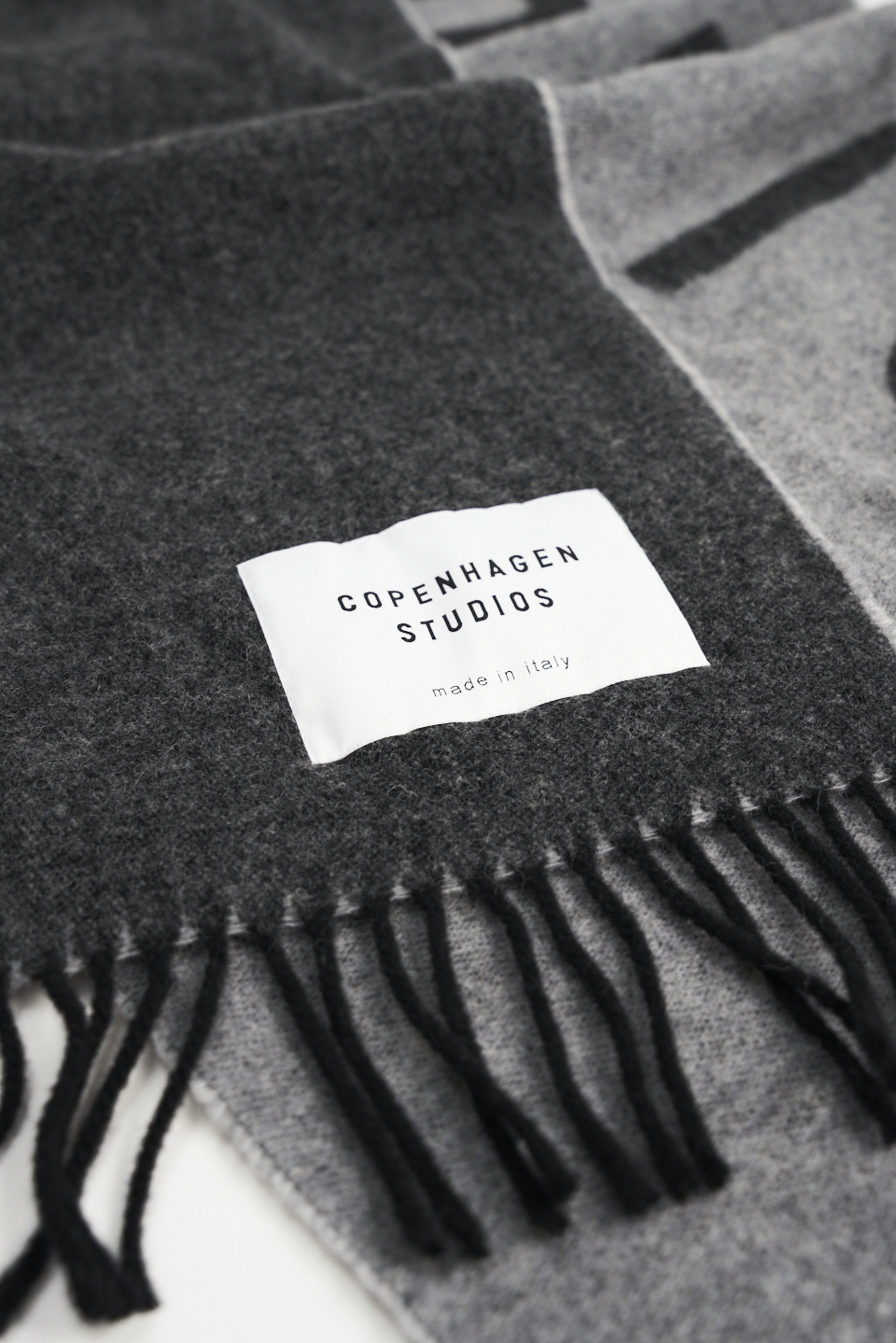 CPH SHAWL 1 wool mix black
