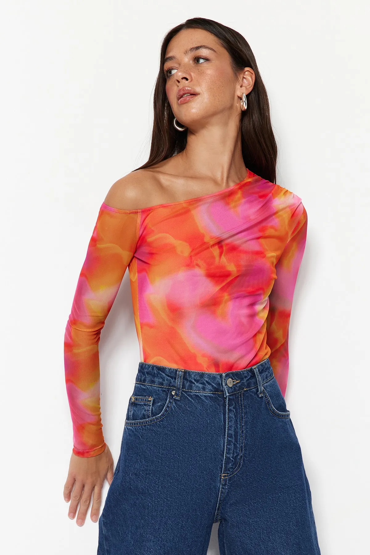 Trendyol Collection  Rosa gemusterter transparenter Stretch-Strickbody mit Druckknopfverschluss und Tüllrücken TWOSS23BD00024