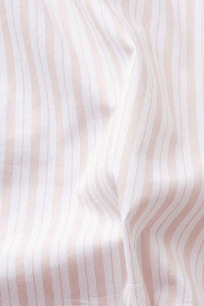 Gestreifte Oversize-Bluse in High-Low-Form