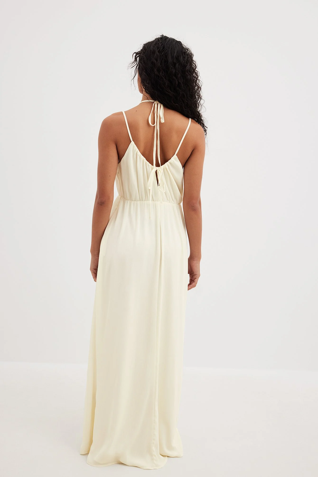 Strukturiertes Chiffonkleid mit Perlendetails