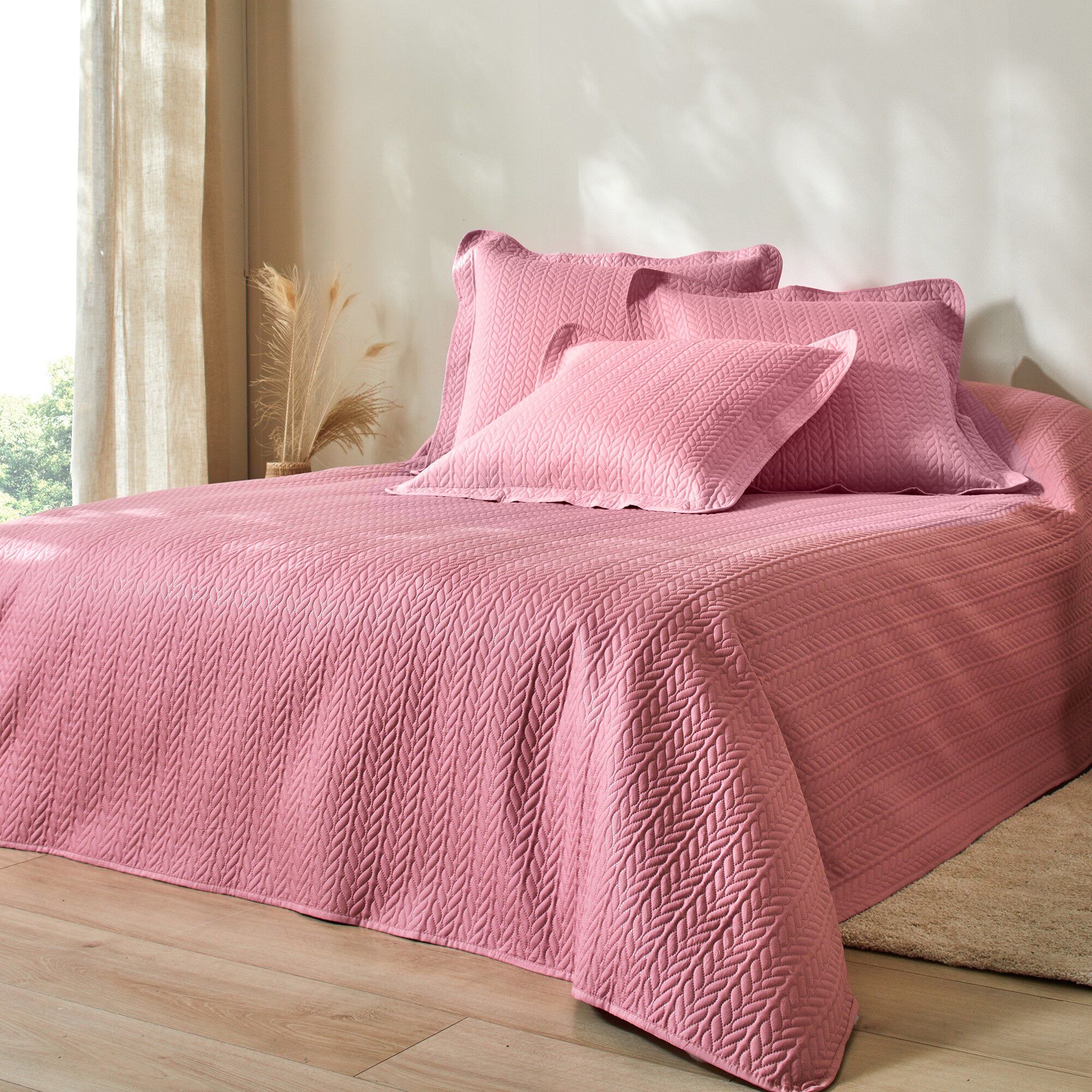 Couvre-lit matelassé microfibre motif géométrique