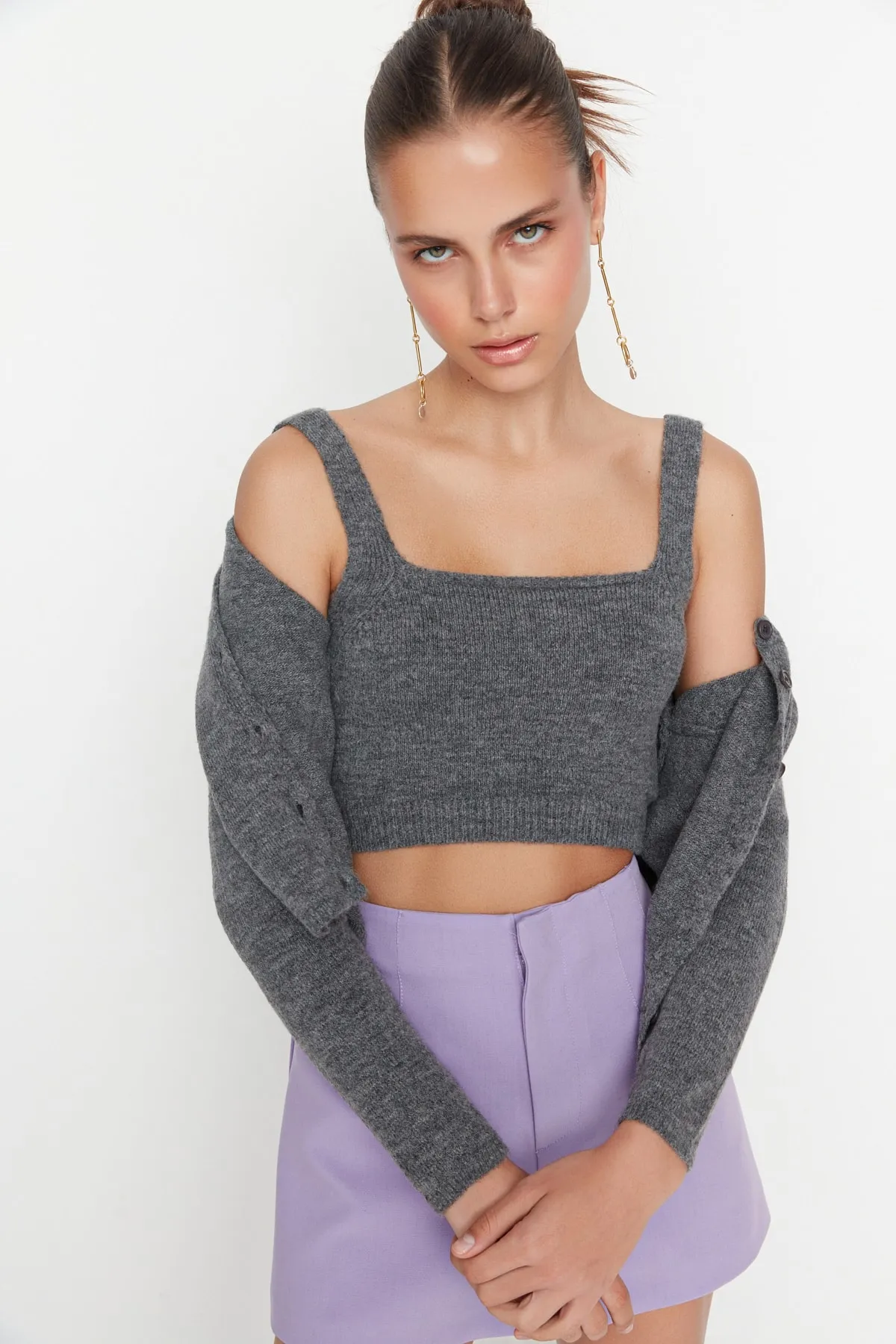 Trendyol Collection  Anthrazit Kurzes, weich strukturiertes Blusen-Cardigan-Strickset Strickcardigan TWOAW21HI0107