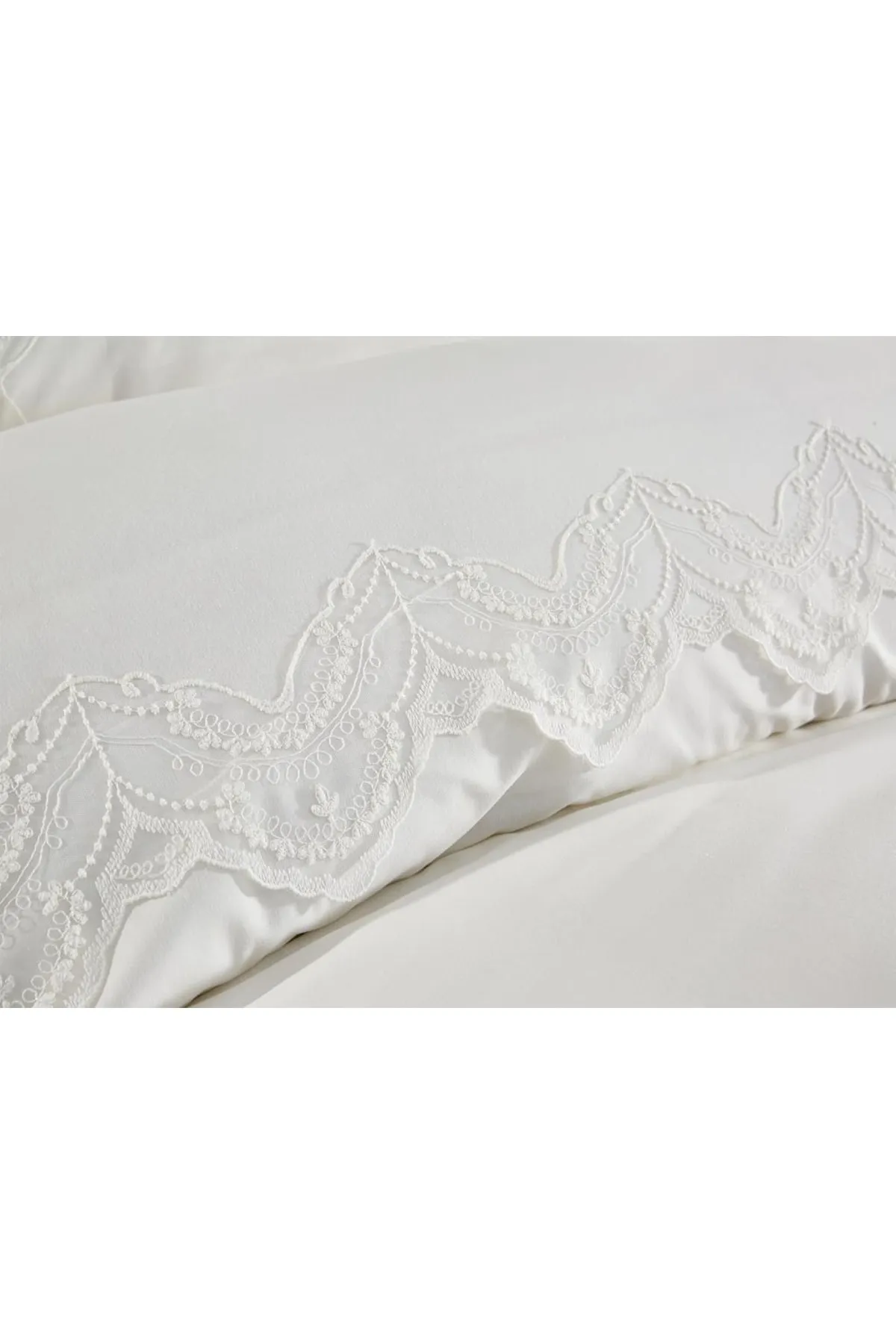 Çeyiz Diyarı  Französisches Spitzen-Hanzade-Mitgift-Bettbezug-Set, Creme