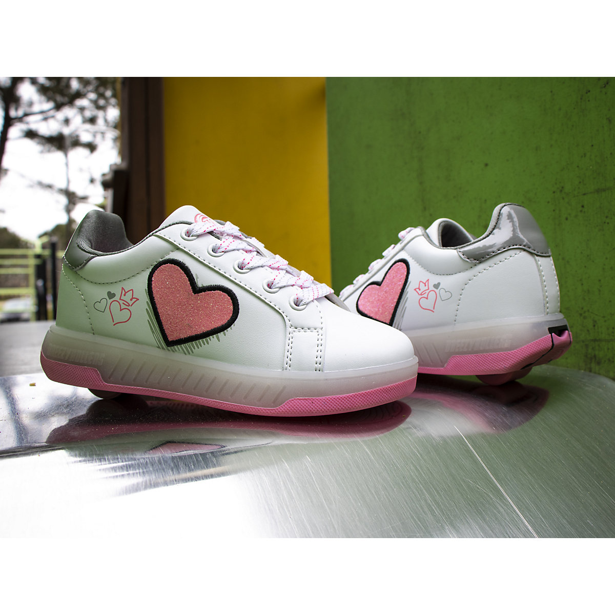 Schuhe mit Rollen 
