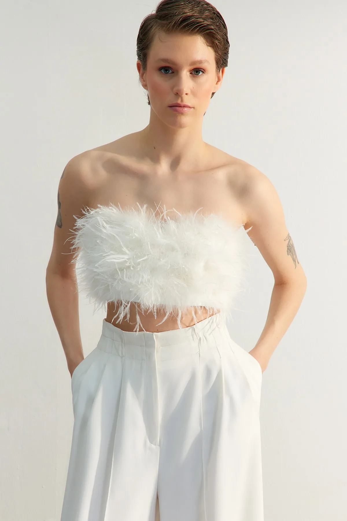 Trendyol Collection  Ecru Crop Woven Bustier Bustier TPRSS23BS00120
