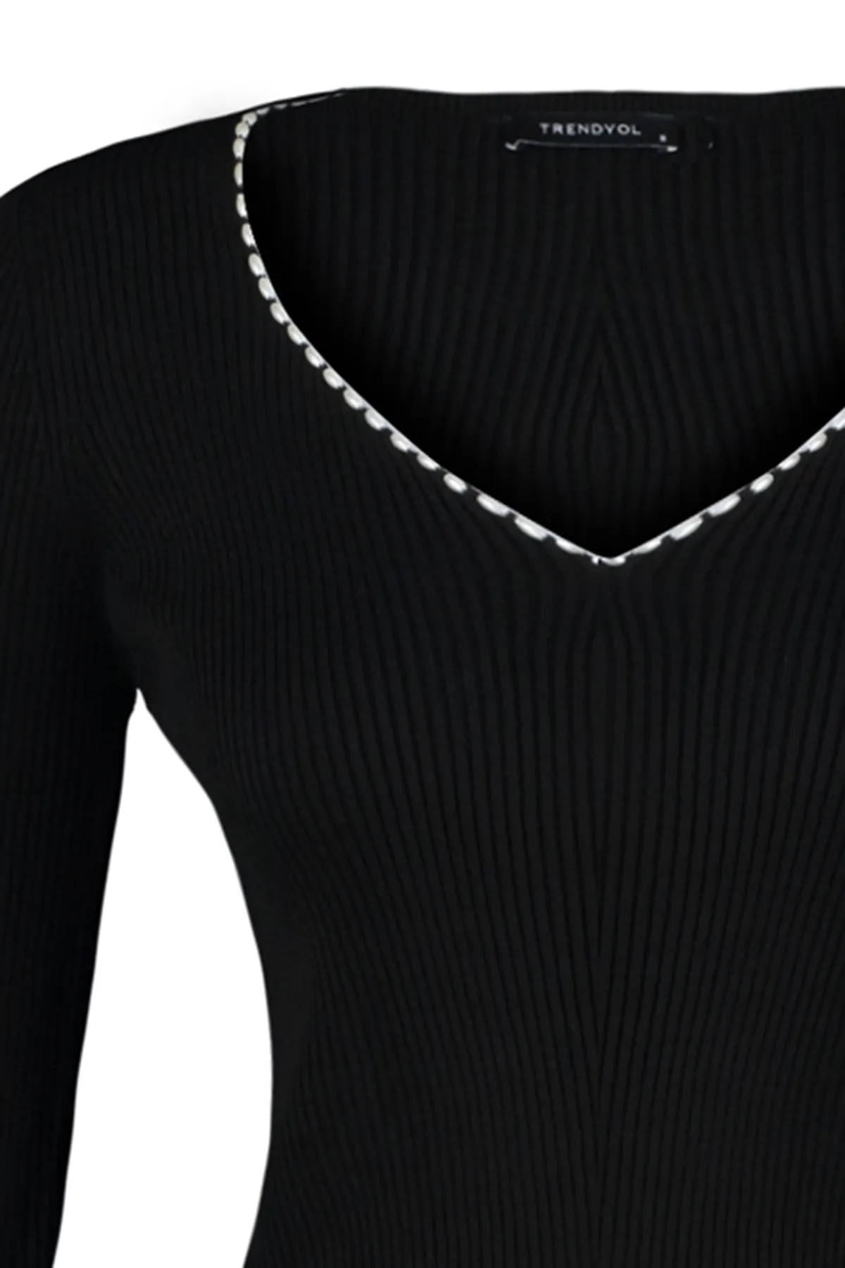Trendyol Collection  Schwarzer Strickpullover mit Perlendetails und V-Ausschnitt TWOAW24KZ00664