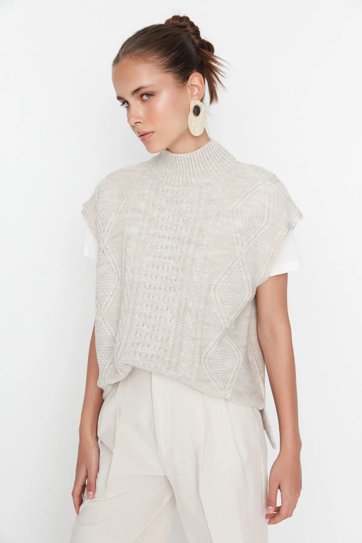 Trendyol Collection  Rollkragenpullover mit Steinstrickdetails TWOAW23SV00100