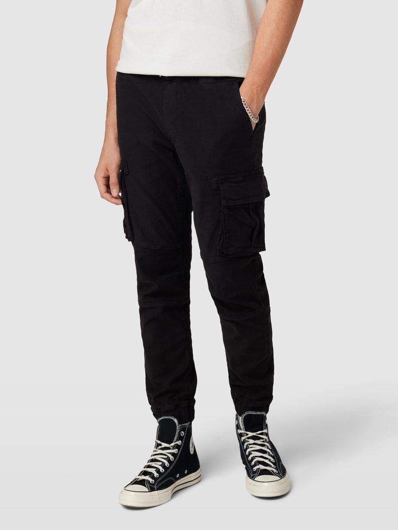Cargohose mit Label-Detail in schwarz