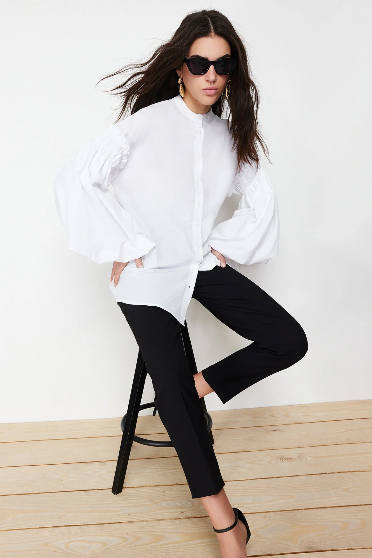 Trendyol Modest  Weißes gewebtes Baumwollhemd mit Ballonärmeln TCTSS24TG00048