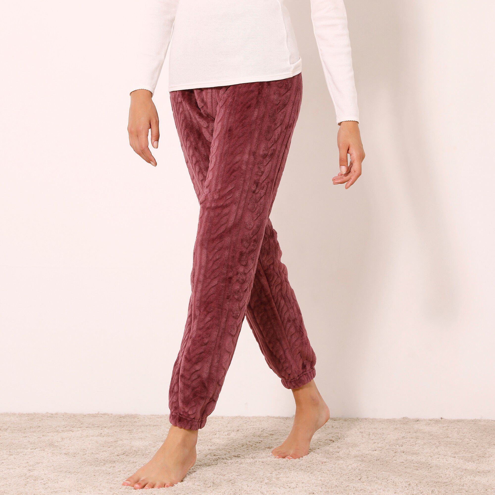 Pantalon maille polaire torsades texturée, toucher peluche