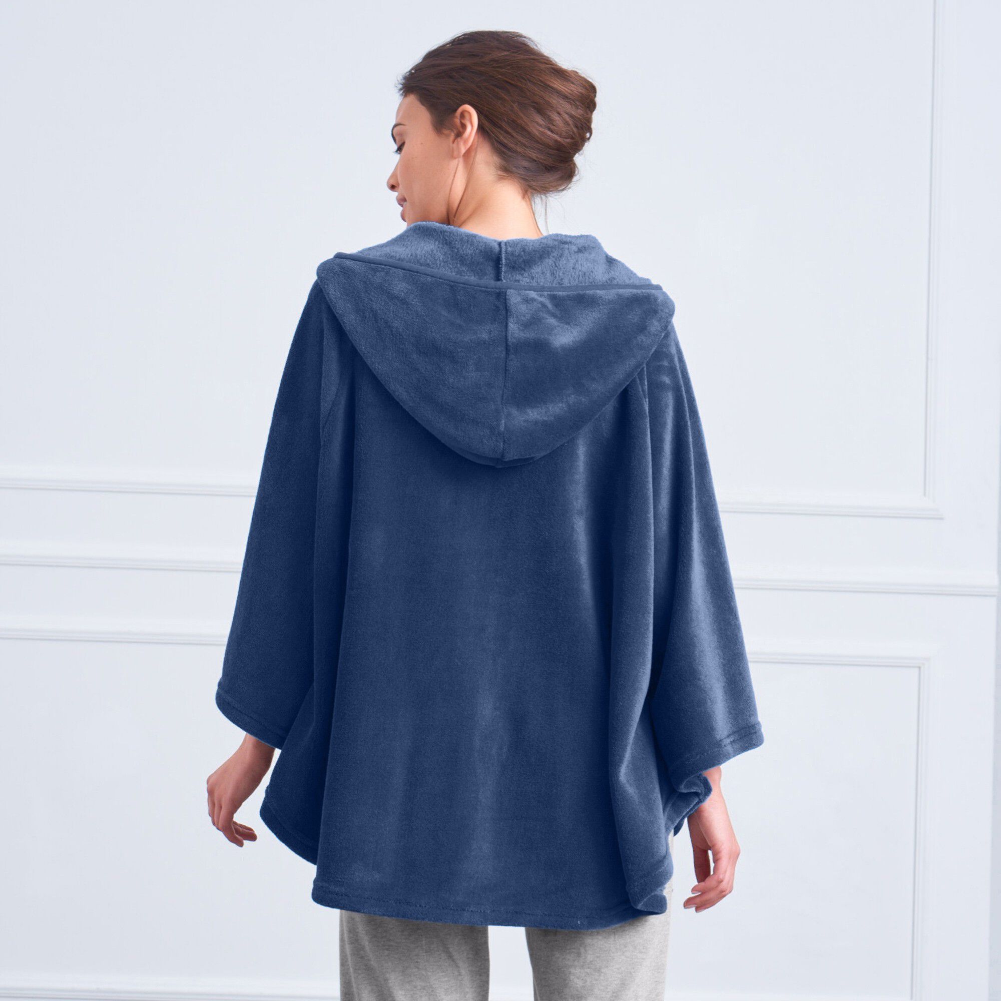 Poncho à capuche, maille polaire toucher peluche