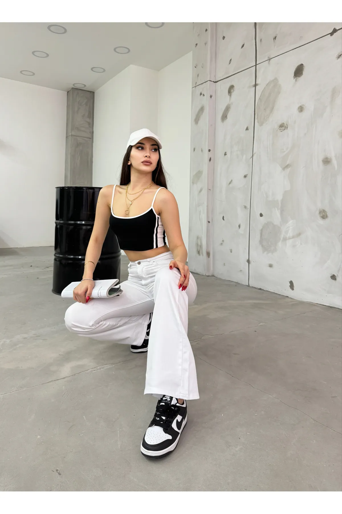 BİKELİFE  Weiße, flexible Lycra-Hose mit ausgestelltem Bein für Damen