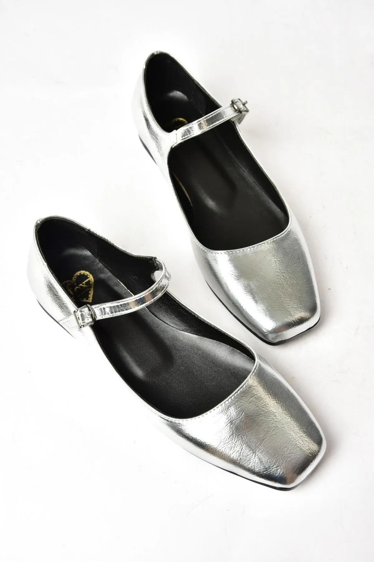 Fox Shoes  S726252508 Silberne Ballerinas aus Lackleder für Damen
