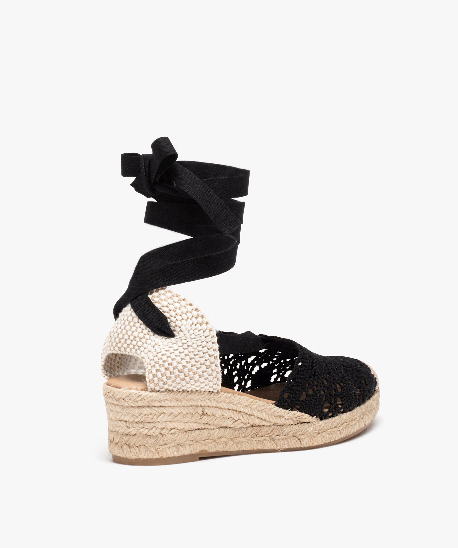 Sandales femme unies à talon compensé avec dessus en macramé noir | GEMO