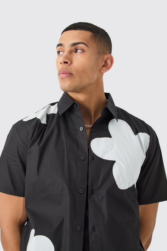 Kurzärmliges Oversize Hemd mit Blumen-Applikation