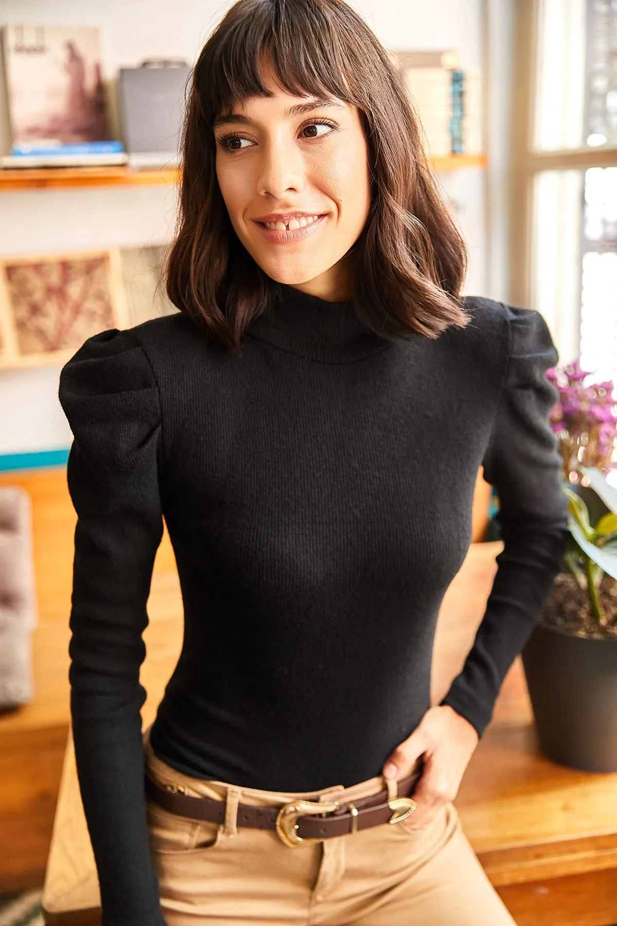 Olalook  Schwarze Lycra-Bluse mit Prinzessinnenärmeln für Damen BLZ-19001595