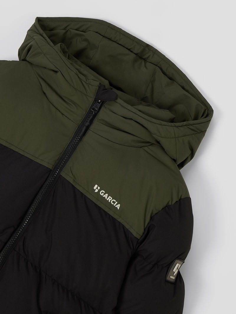 Steppjacke mit Kapuze in khaki