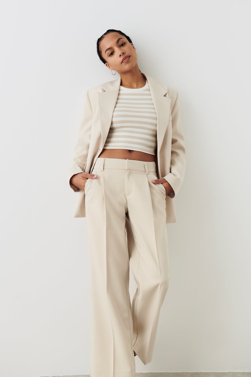 Low waist trousers