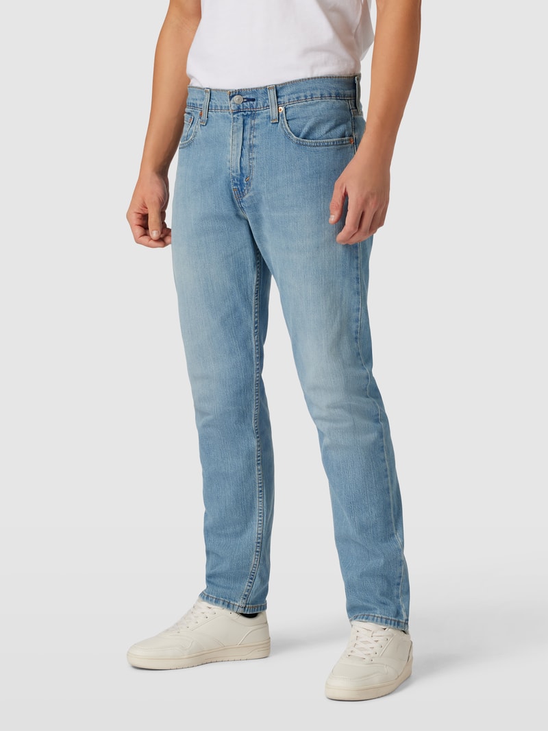 Jeans mit Knopf- und Reißverschluss in jeans