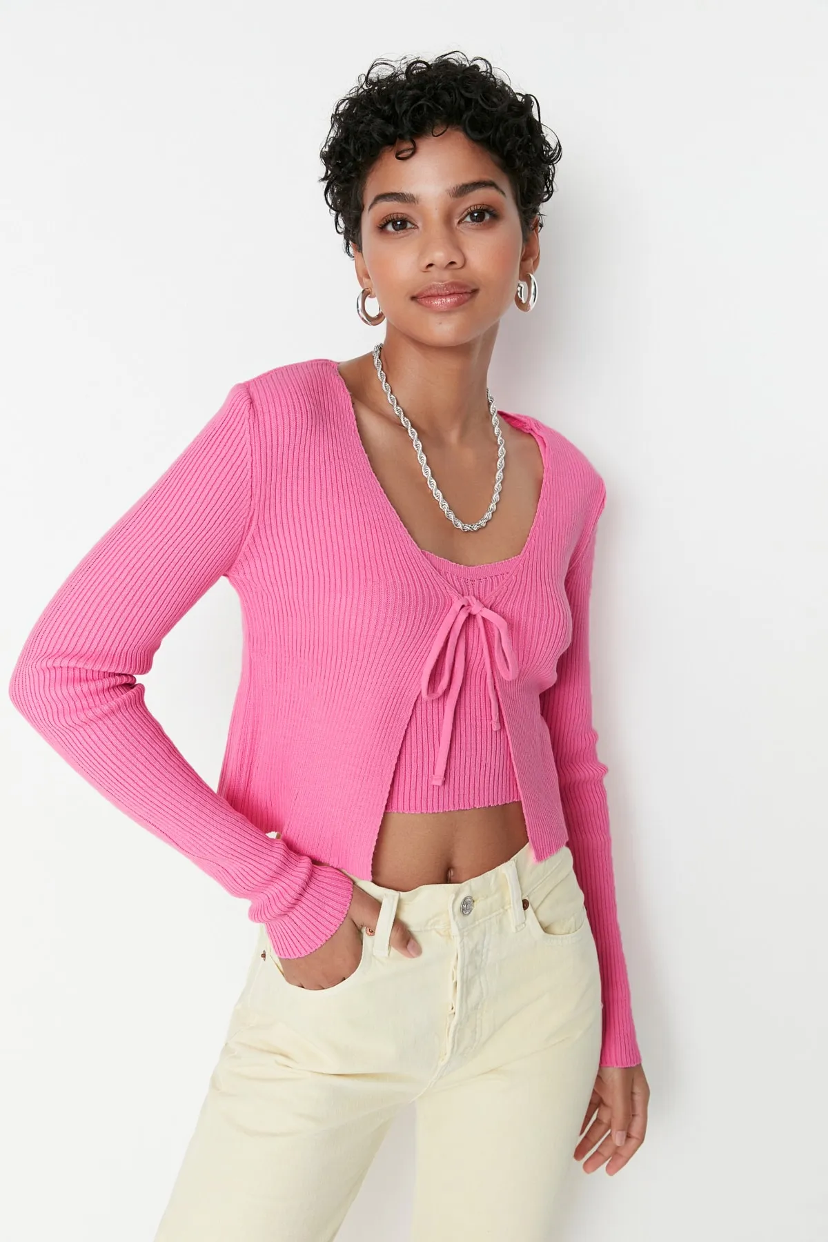 Trendyol Collection  Rosa Crop Tie Detailliertes Blusen-Cardigan-Strickwaren-Set Strick-Cardigan TWOSS21HI0002