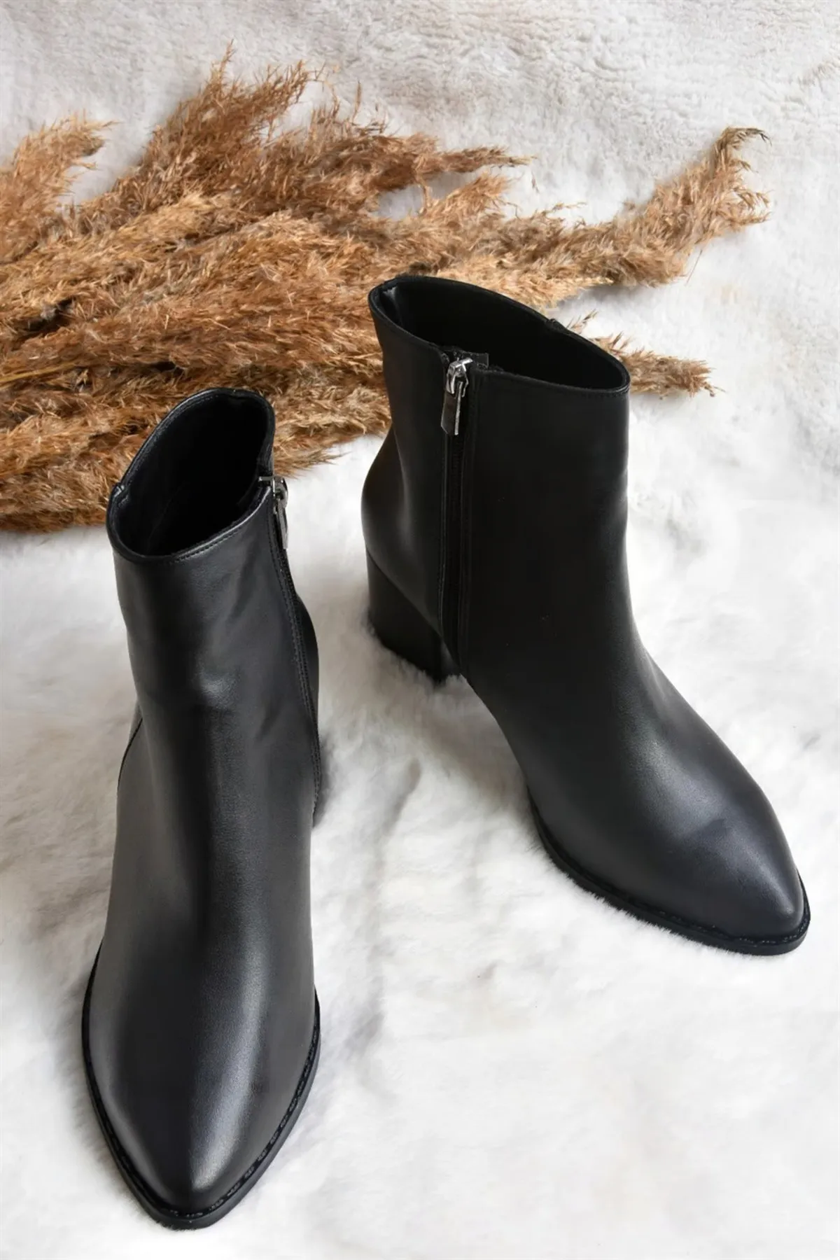 Fox Shoes  Schwarze Damenstiefel mit dickem Absatz L251089309