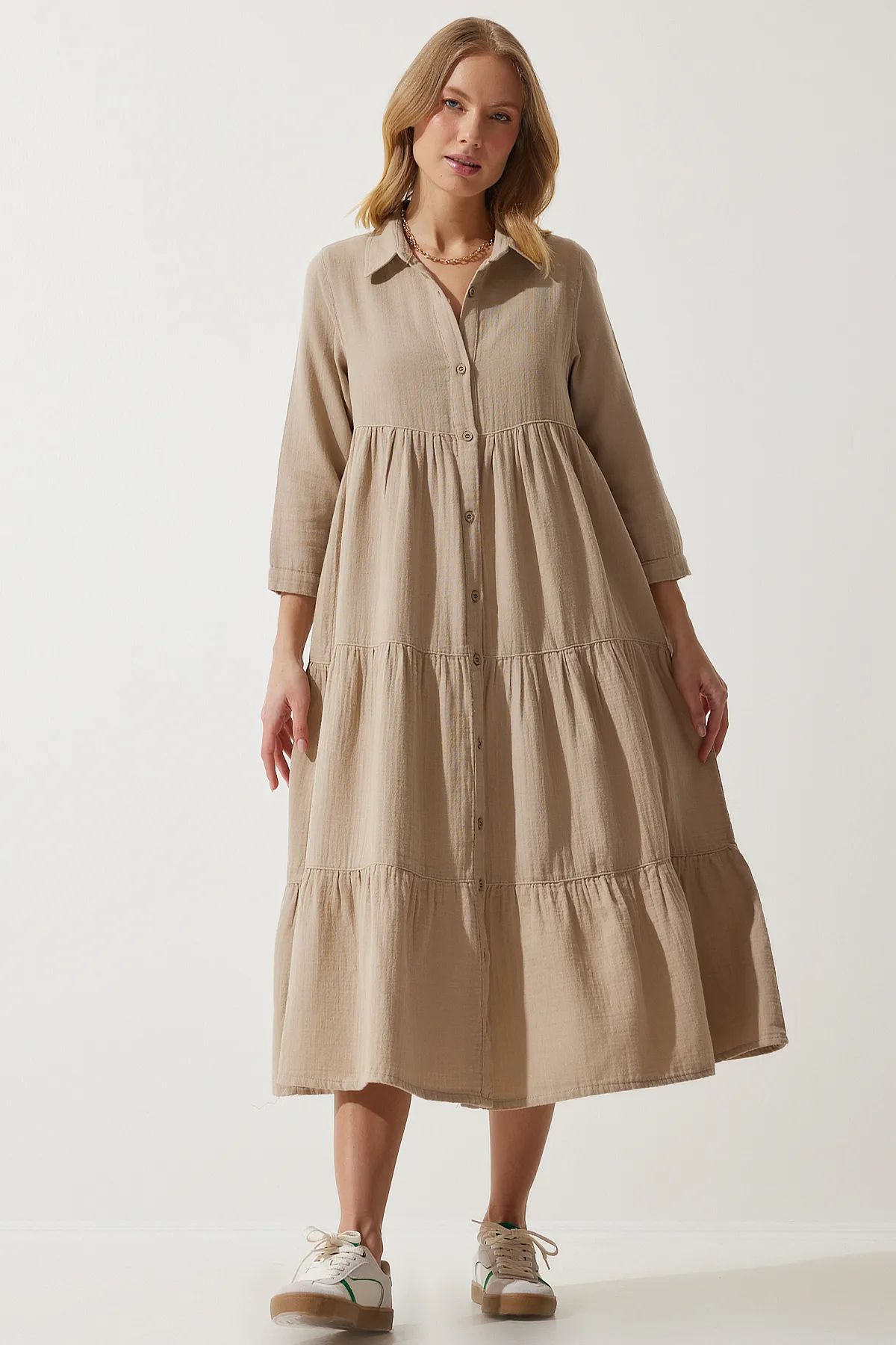 Happiness İstanbul  Beiges ausgestelltes Musselin-Hemdkleid für Damen SA00024