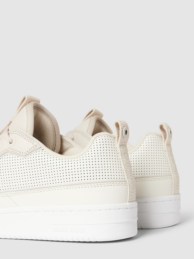 Sneaker mit Label-Stitching in beige