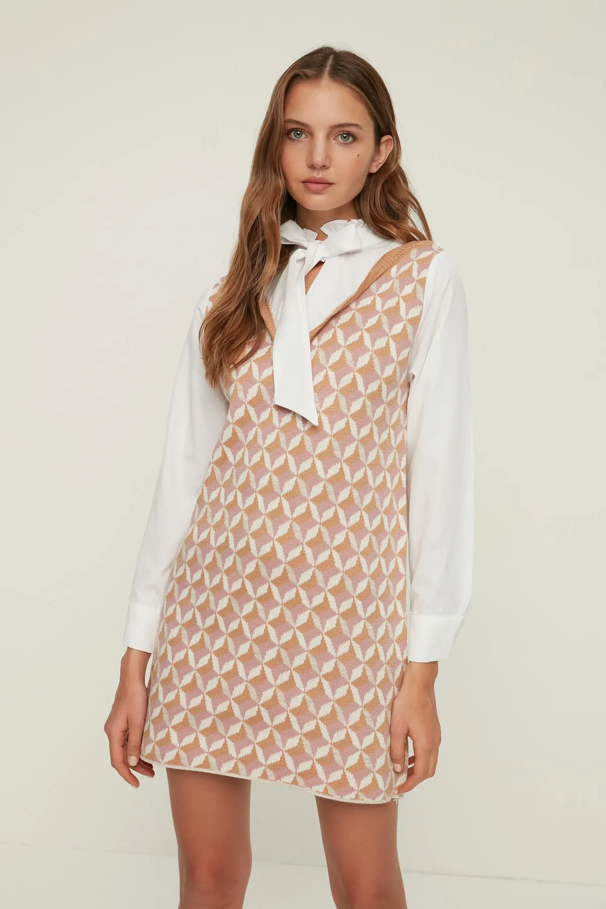 Trendyol Collection  Kamel Kamelfarbenes Mini-Strickgarni-Kleid mit Details TWOAW22SV0122 Kleid TWOAW22SV0122