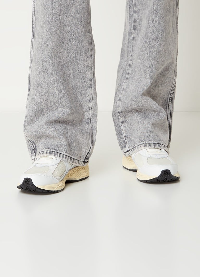 New Balance 2002R -verkkokankaiset lenkkarit nahkayksityiskohdilla
