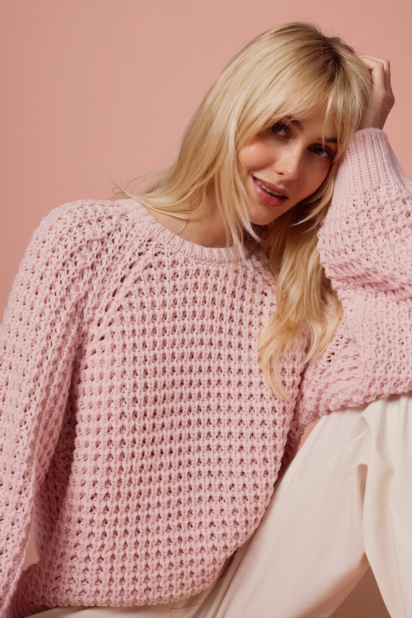 Rundhalsausschnitt Strickpullover