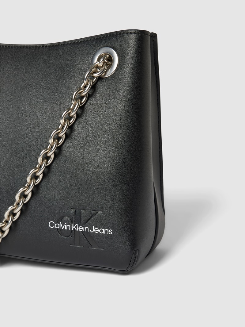 Shopper mit Label-Detail in schwarz