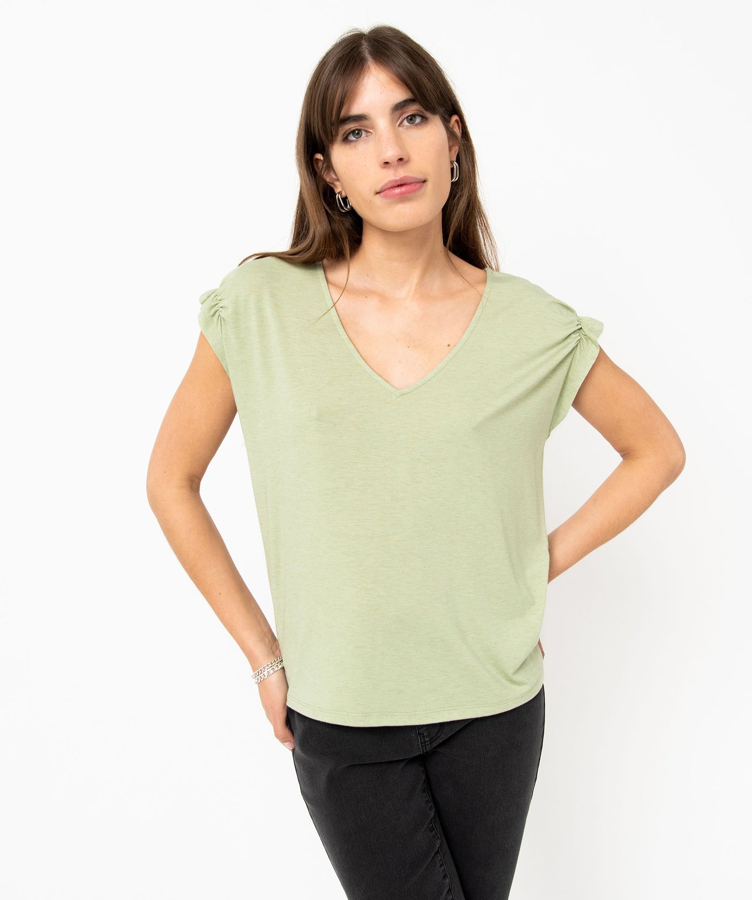 Tee-shirt femme à manches courtes froncées et col V vert clair | GEMO