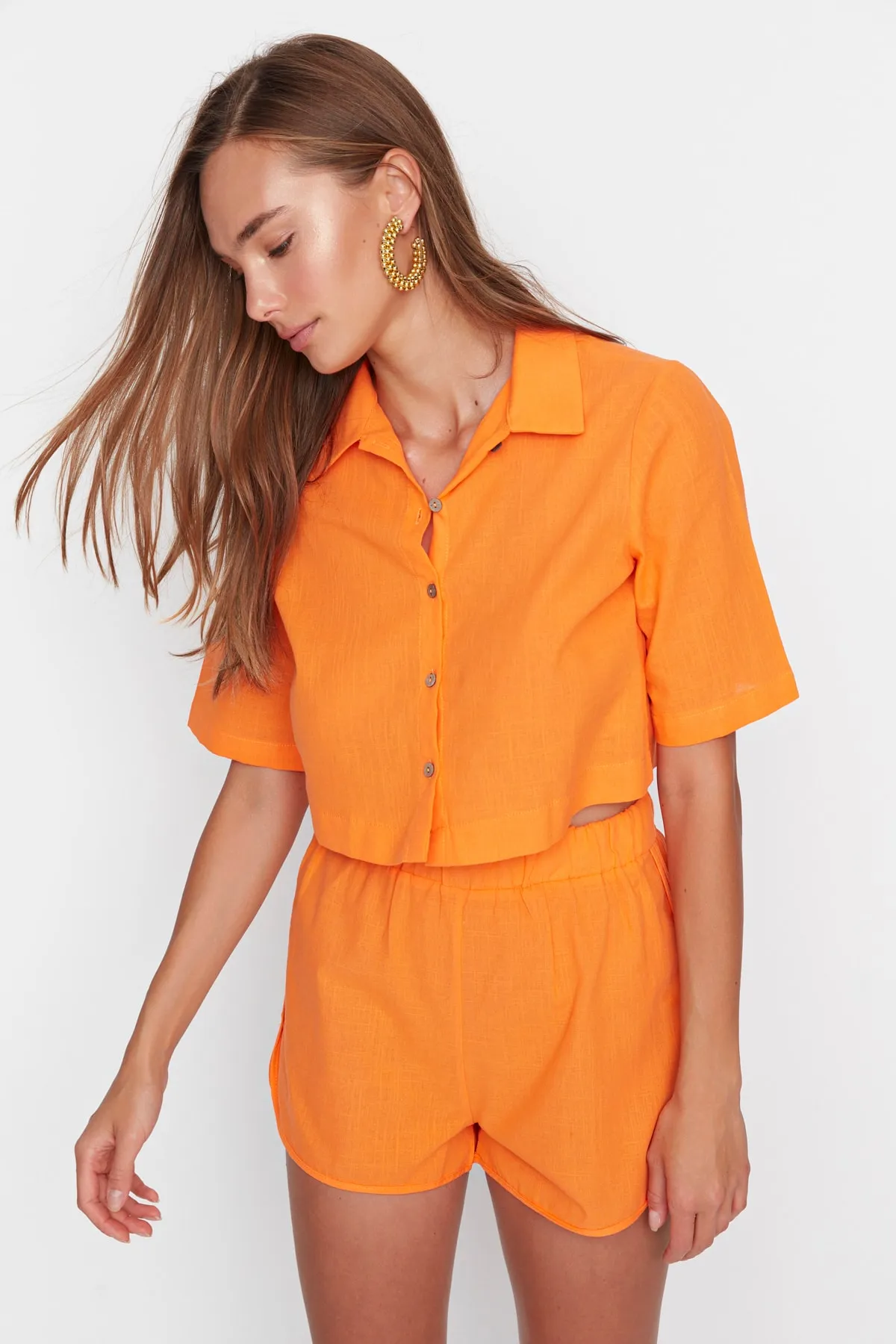 Trendyol Collection  Orangefarbenes Oberteil- und Unterteil-Set mit Kragendetail TBESS21AU0168