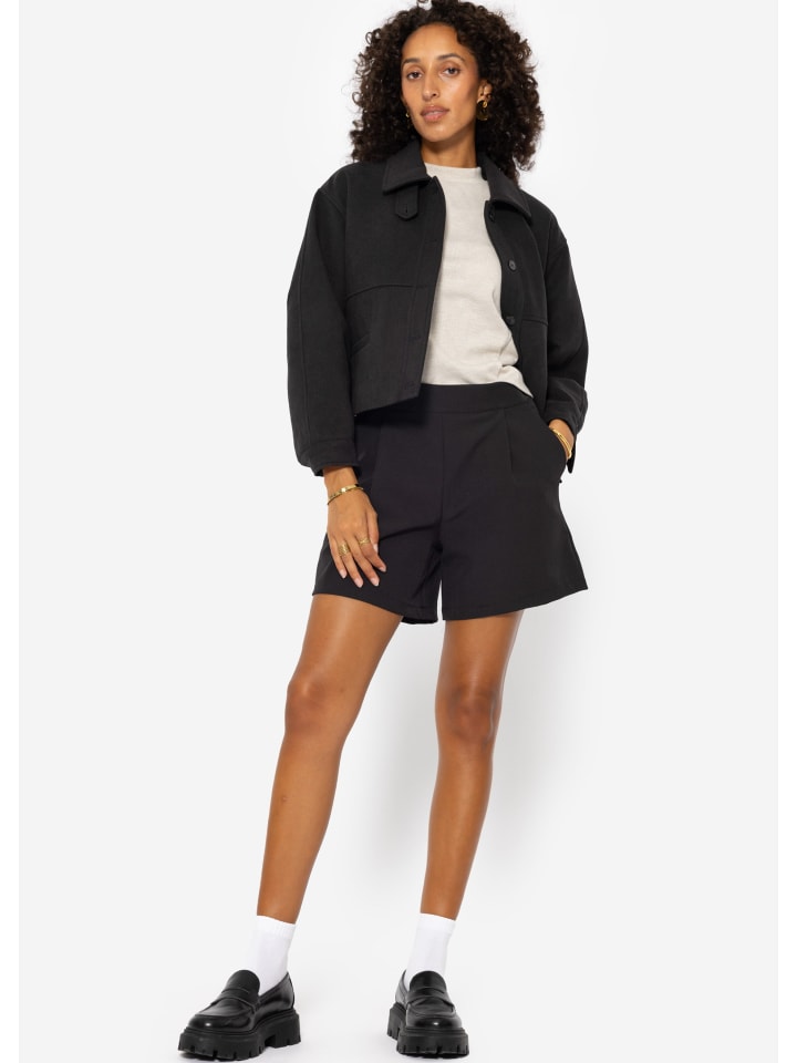 SASSYCLASSY Shorts mit Bundfalten in Schwarz günstig kaufen