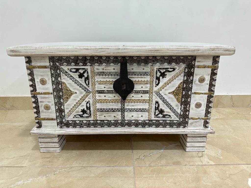 Oriental Galerie Truhe Indische Truhe Kiste Schatztruhe Weiß Gold 80 cm, traditionelle Herstellung in Handarbeit im Ursprungsland